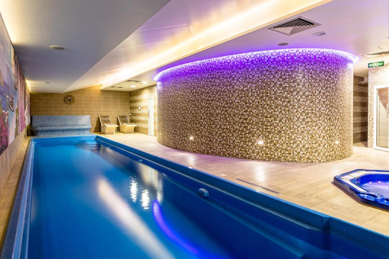 Hotel Omni Валево Екстериор снимка
