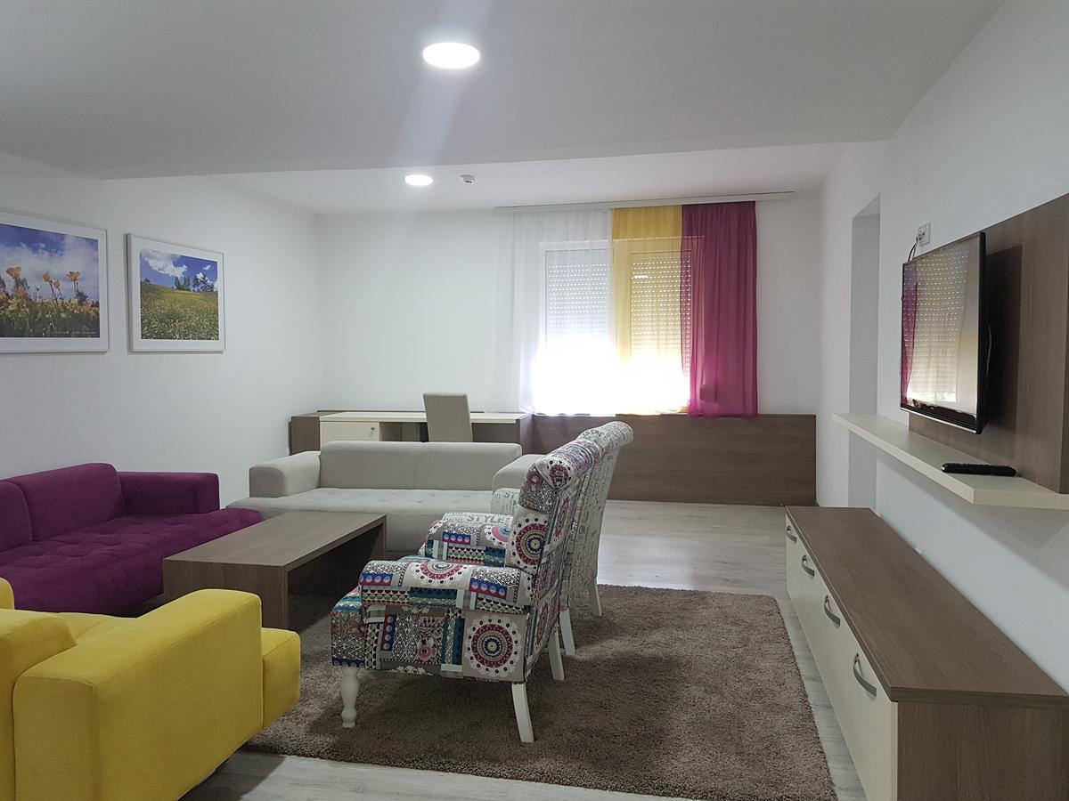 Hotel Omni Валево Екстериор снимка