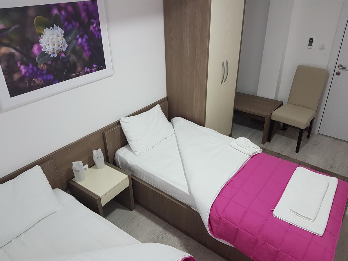 Hotel Omni Валево Екстериор снимка